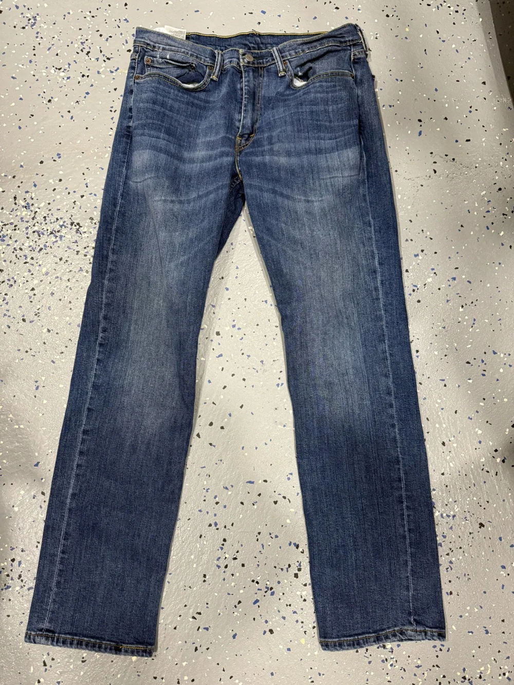 Mens Levi jeans 34x32